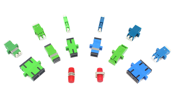 Température de stockage de 40°C à 85°C SC Adaptateur à fibre optique APC avec obturateur automatique et bride Filp