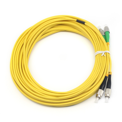 FTTH Duplex FC APC à FC UPC SM Cordon de patch en fibre optique pour et 1000 fois de connexion