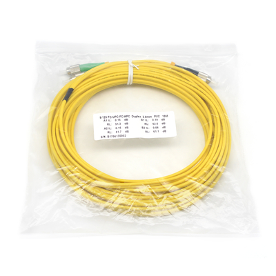 FTTH Duplex FC APC à FC UPC SM Cordon de patch en fibre optique pour et 1000 fois de connexion