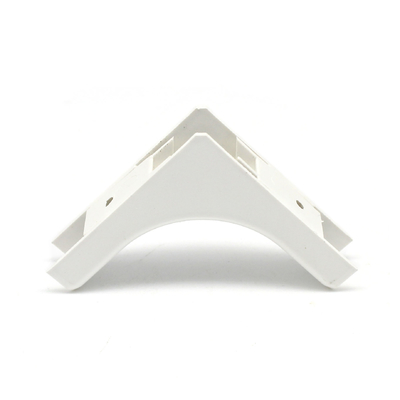 FTTH tube mural fibre optique câblage en plastique angle de flexion en blanc avec connecteur de clip