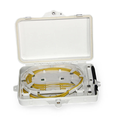 IP55 Boîte de distribution en fibre optique imperméable à l'eau pour réseau FTTx extérieur avec des caractéristiques de serrage et de fixation