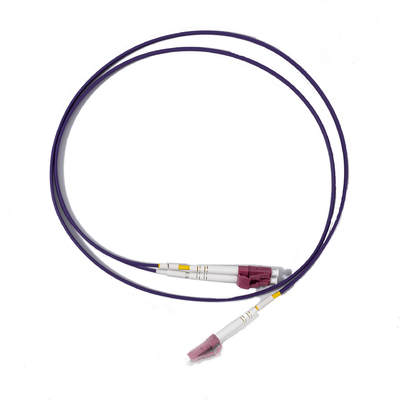 Pourpre LC UPC à LC UPC Duplex Patch Cord Fibre optique MM, OM4, 3,0 mm