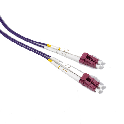 Pourpre LC UPC à LC UPC Duplex Patch Cord Fibre optique MM, OM4, 3,0 mm