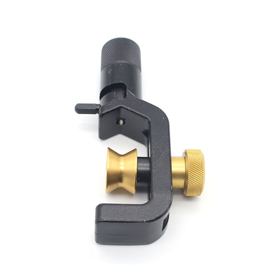 Couteau à gaine blindée pour câble de 8 à 28,6 mm de diamètre extérieur