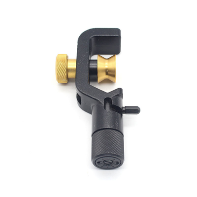Couteau à gaine blindée pour câble de 8 à 28,6 mm de diamètre extérieur