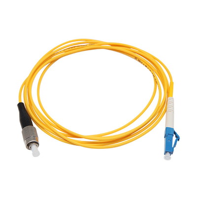 Vêtement jaune LC UPC à FC UPC Cordon de patch UPC mode unique Simplex G657A1 LSZH 2,0 mm