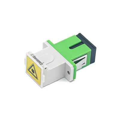 Adaptateur SC Fibre Optique avec volet automatique rabattable, perte d'insertion de 0,2 dB et bride de durabilité de 500 cycles