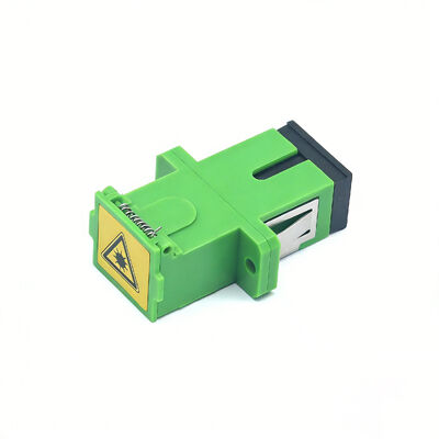 Télécommunications Adaptateur APC à fibre optique SC avec obturateur automatique à retour 0.2dB Perte d'insertion et 500 cycles de durabilité